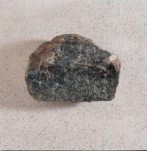 Ward's® Hornblende (Cleavage)